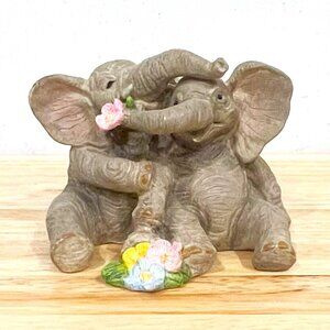 Lenox ELEPHANT Sweethearts Resin Collectible Romantic Figurine 2004